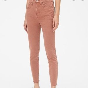 Gap women’s size 28 - True skinny high rise denim